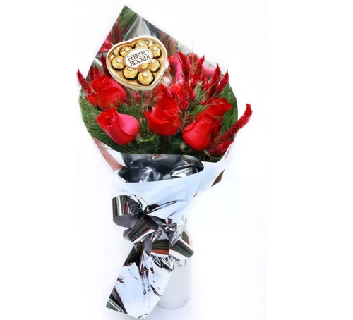 Imagen de Querida Mia Descripcion: Ramo de 6 rosas con otras flores cajas corazón ferrero 