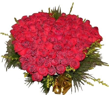 Imagen de Corazón de rosas Descripcion: Corazón de 100 rosas en canasta gigante 